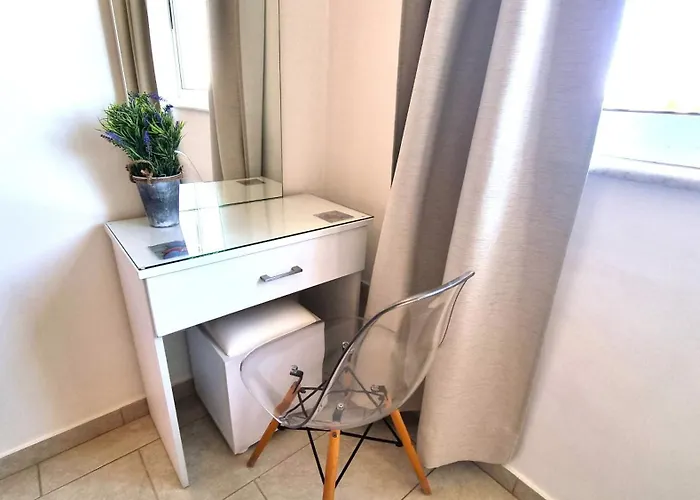 アパート Haven: 7-minute Walk To The + Pool ラルナカ