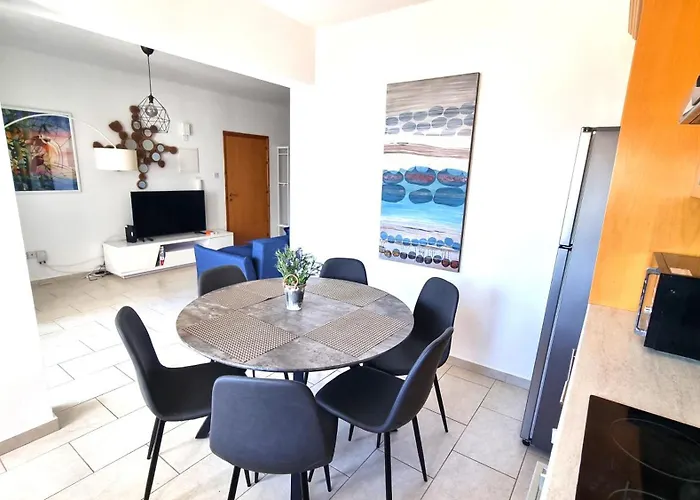 アパート Haven: 7-minute Walk To The + Pool ラルナカ