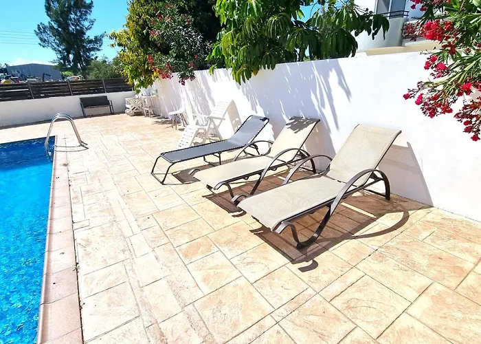 Haven: 7-minute Walk To The + Pool ラルナカ