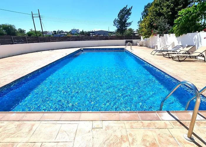 Haven: 7-minute Walk To The + Pool * ラルナカ